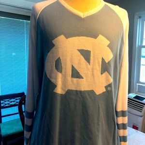 UNC Tarheel Long sleeve v-neck sweater  XLarge